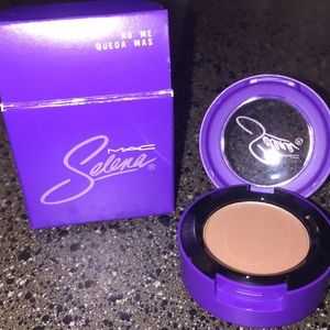 M•A•C Selena eyeshadow.